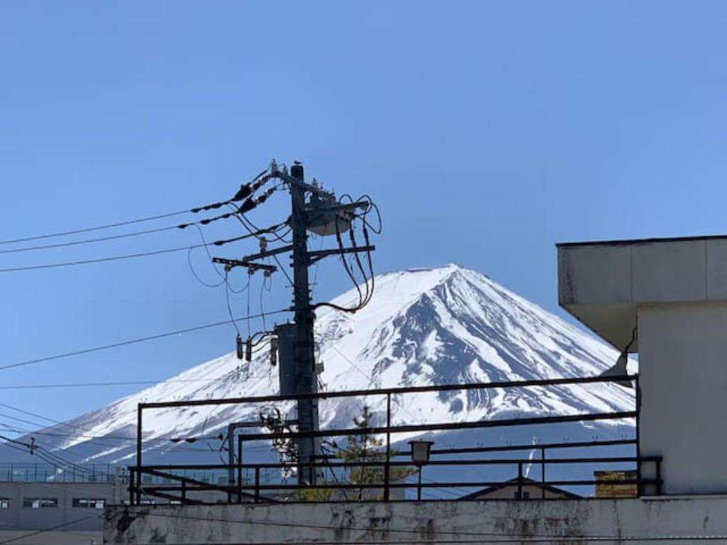 Fuji Trip House Sepia *